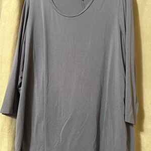 Women's Gray Top